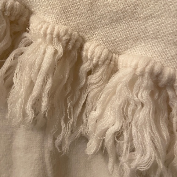 NWT Lambs Wool Fringed Sweater - Picture 3 of 7
